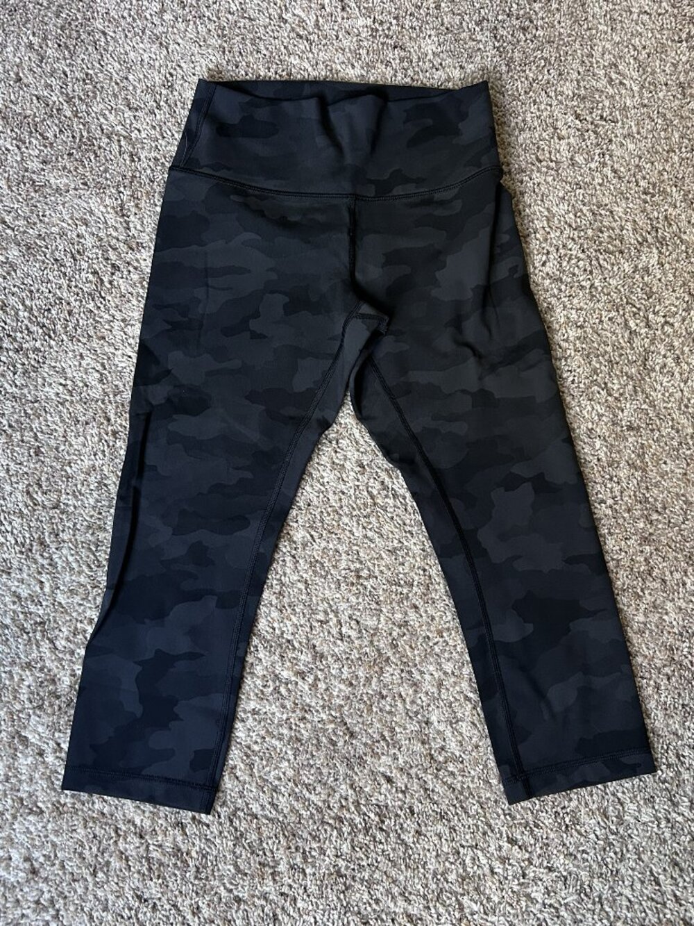 Lululemon capri leggings, gray camo, size 8